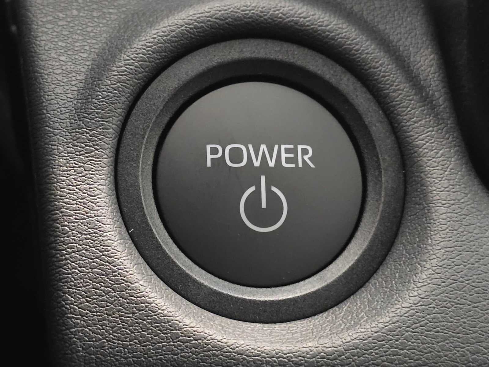 2027 Toyota C-HR SE