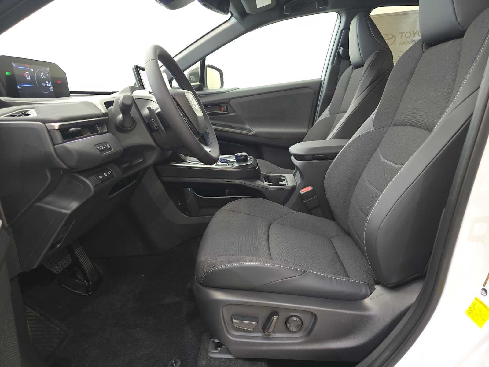 2027 Toyota C-HR SE