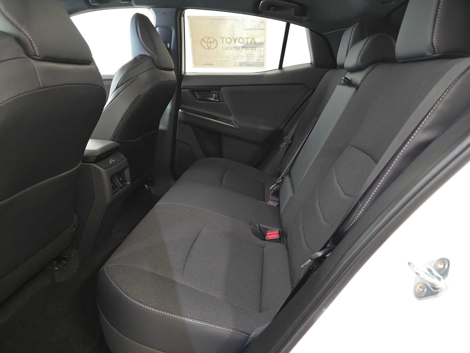 2027 Toyota C-HR SE