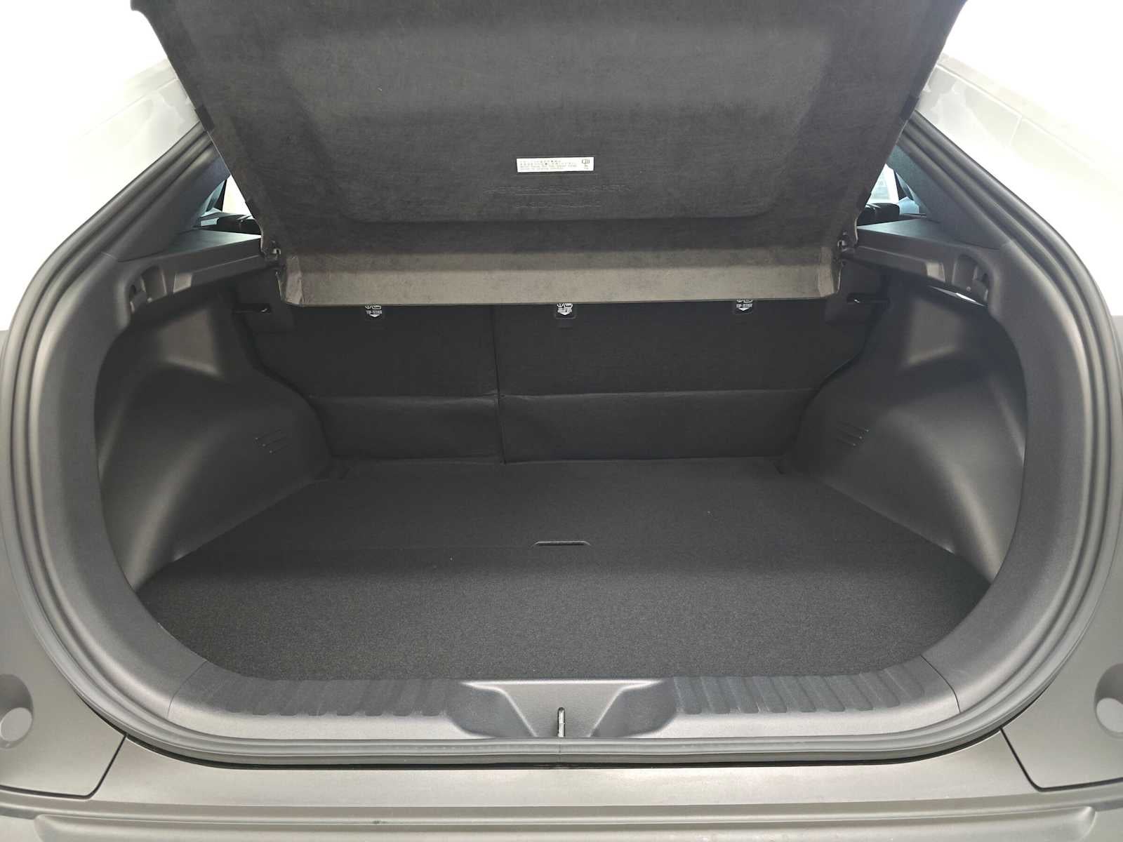 2027 Toyota C-HR SE