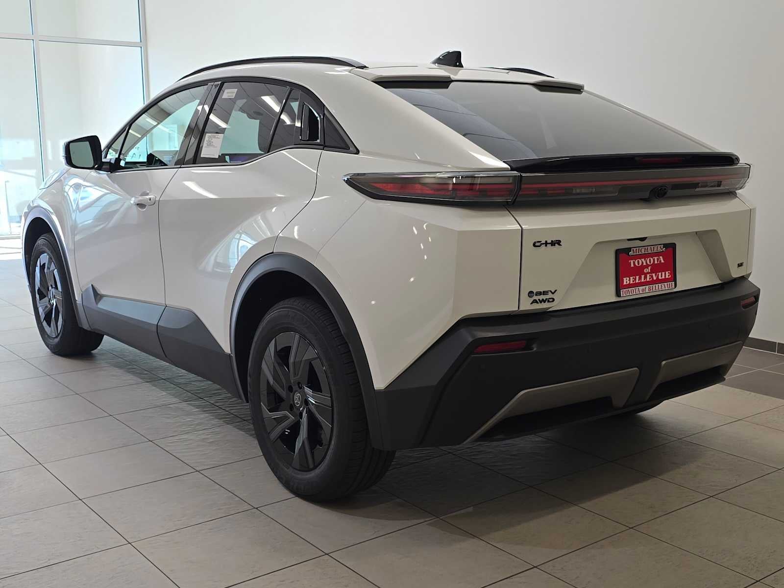 2027 Toyota C-HR SE
