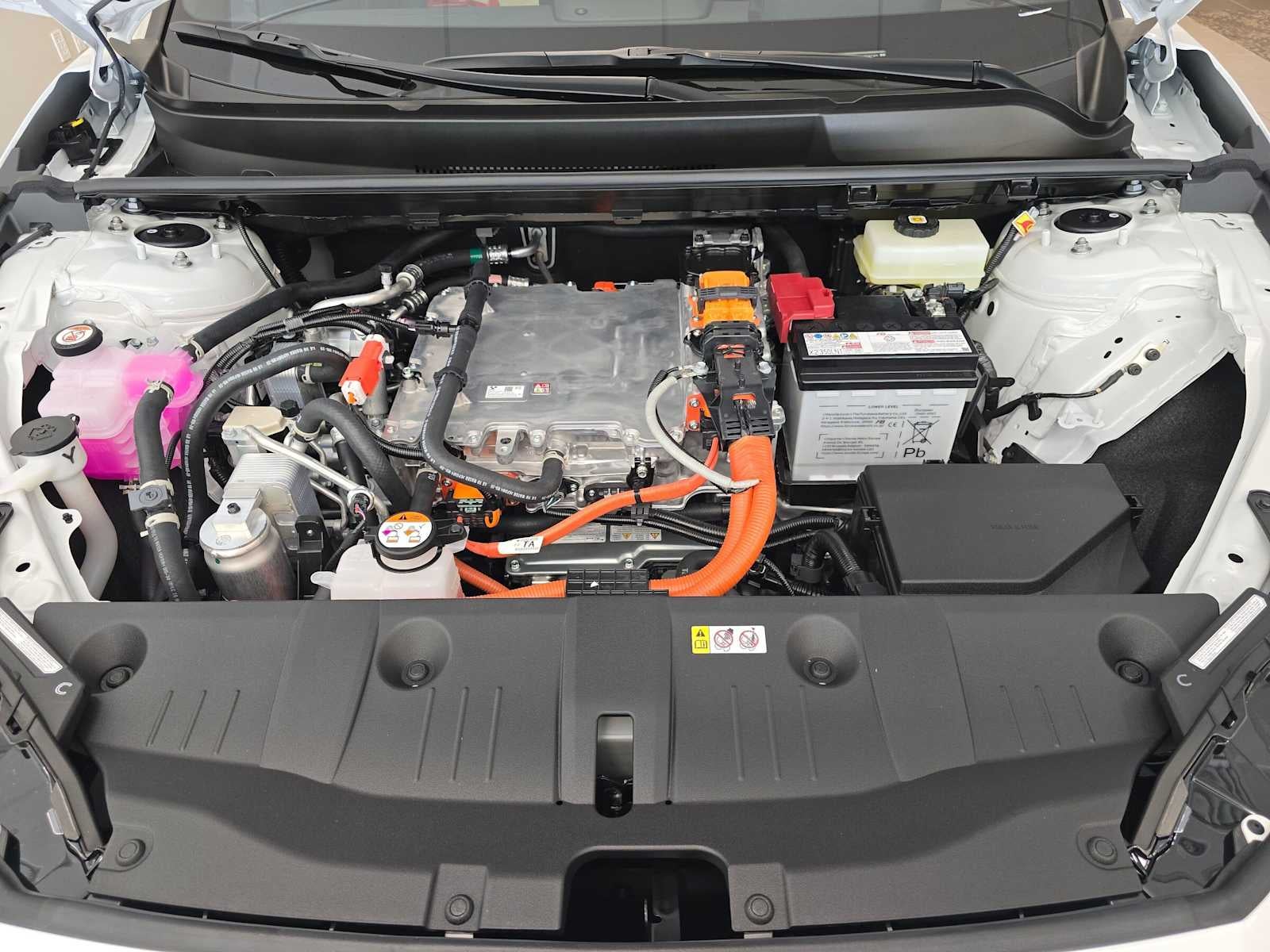 2027 Toyota C-HR SE