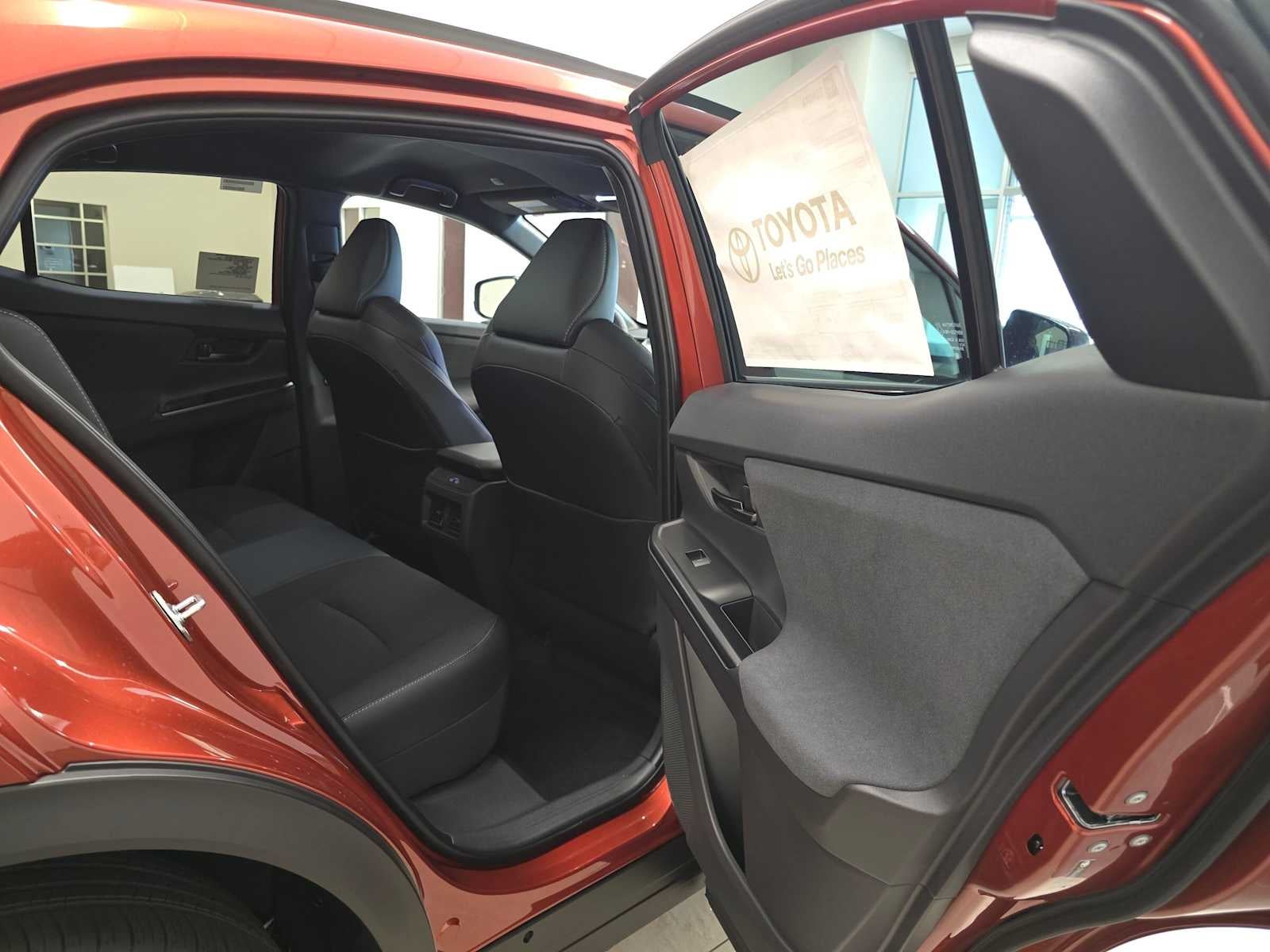 2026 Toyota C-HR SE