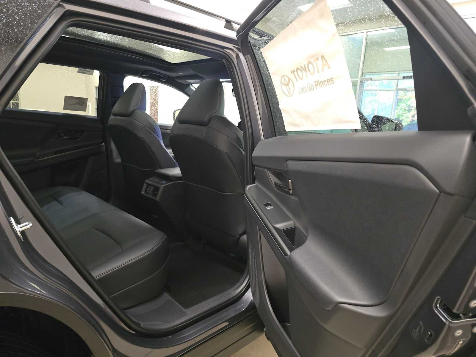 2027 Toyota bZ Woodland bZ Woodland Premium
