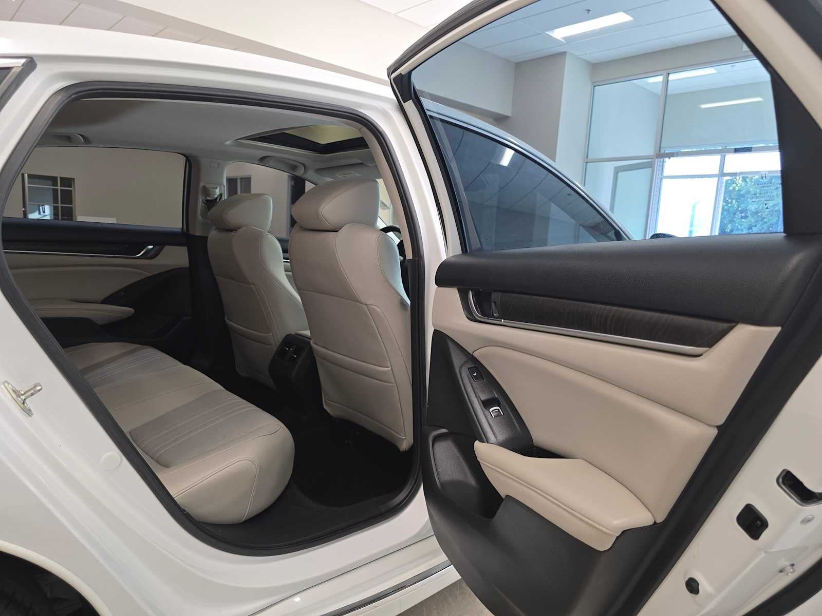 2020 Honda Accord Hybrid Touring