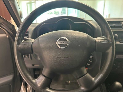 2003 Nissan Frontier SE