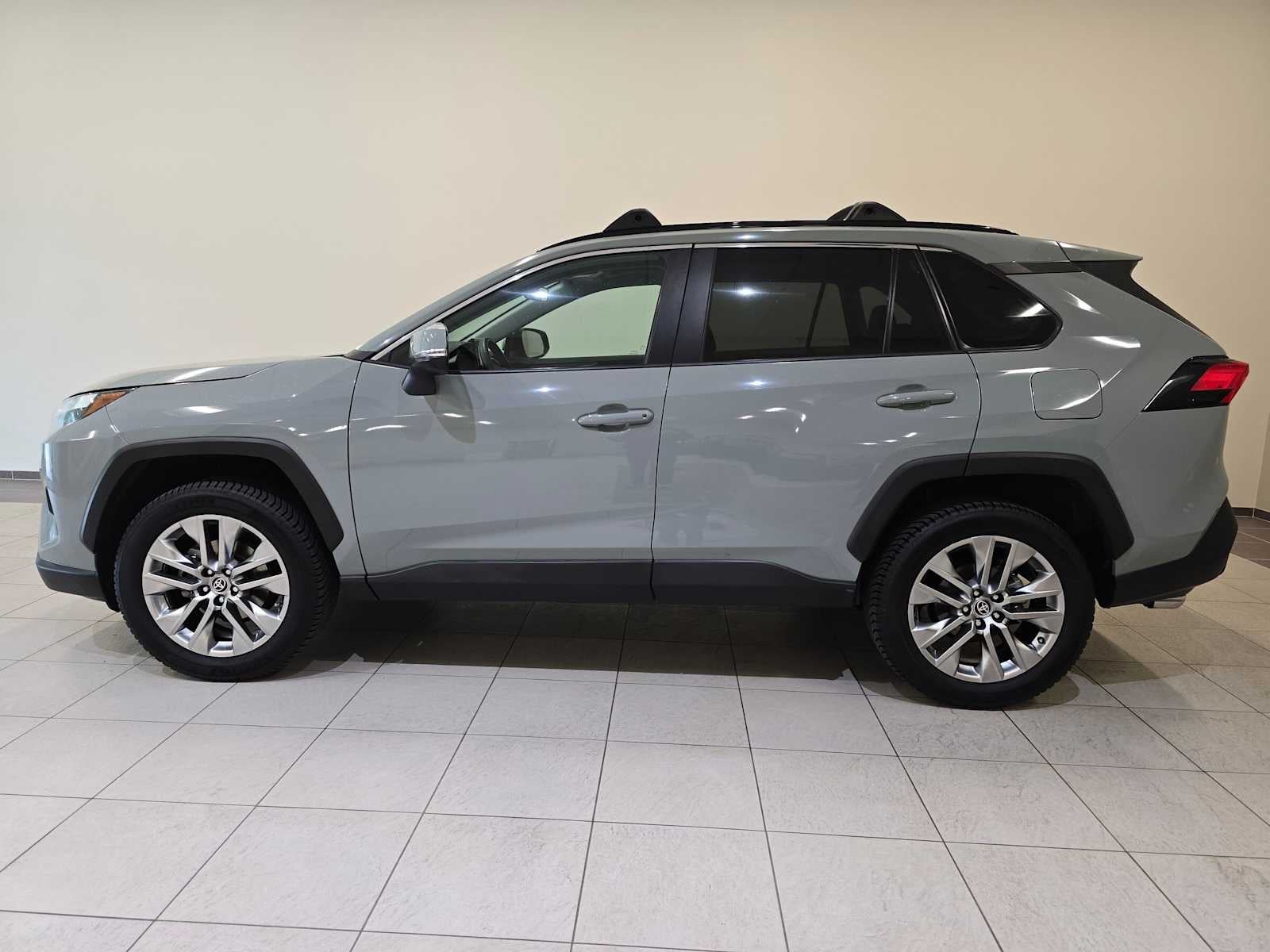 2022 Toyota RAV4 XLE Premium
