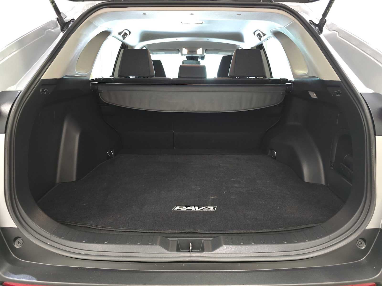 2019 Toyota RAV4 Hybrid LE