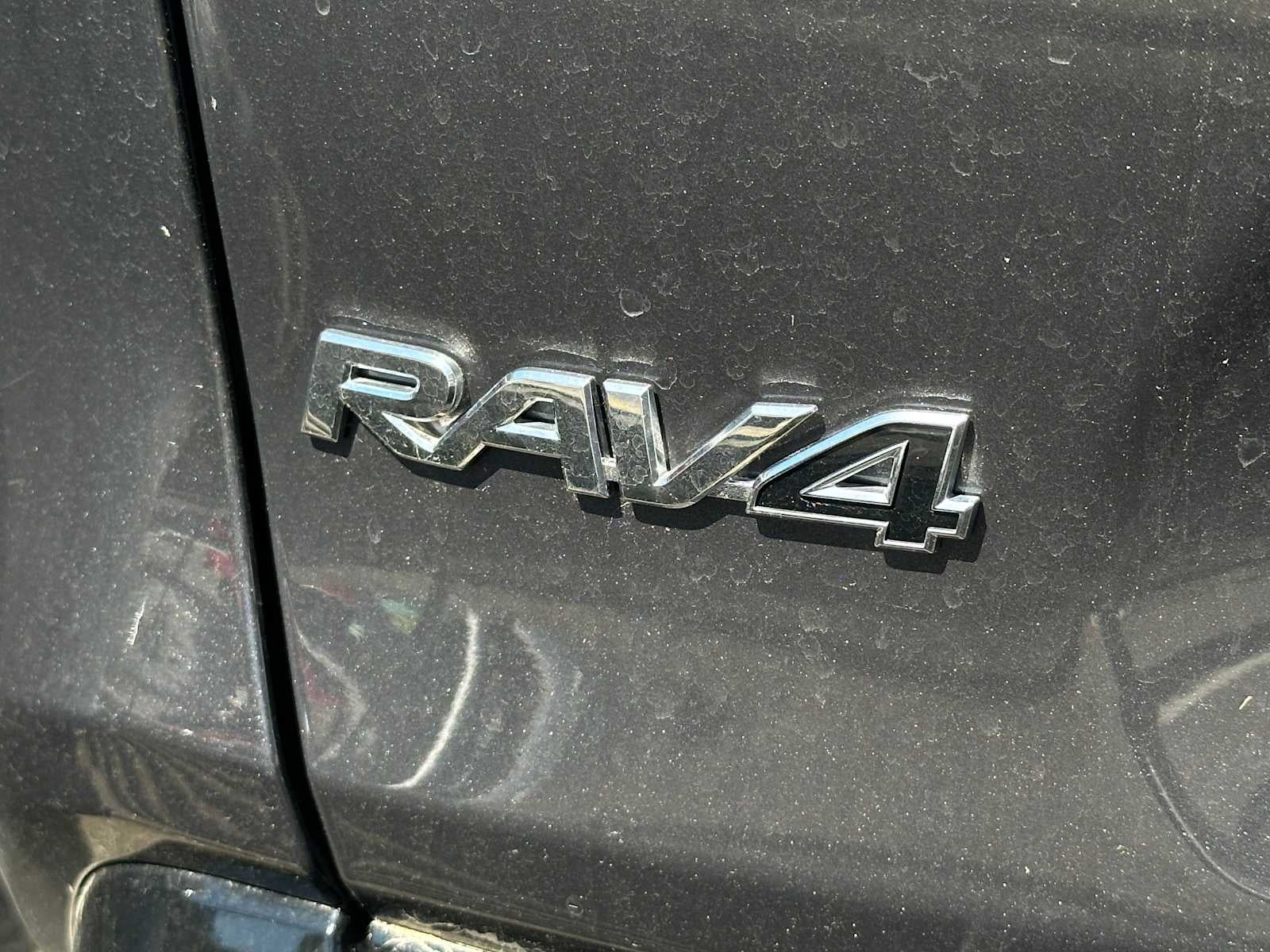 2025 Toyota RAV4 Hybrid SE