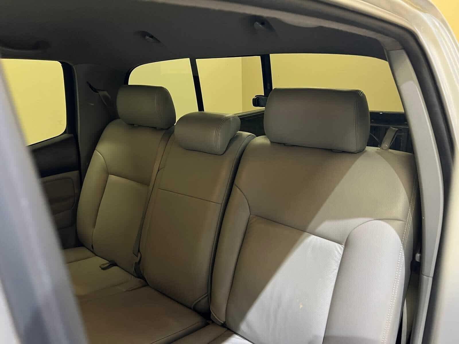 2010 Toyota Tacoma 4WD Double V6 AT (Natl)