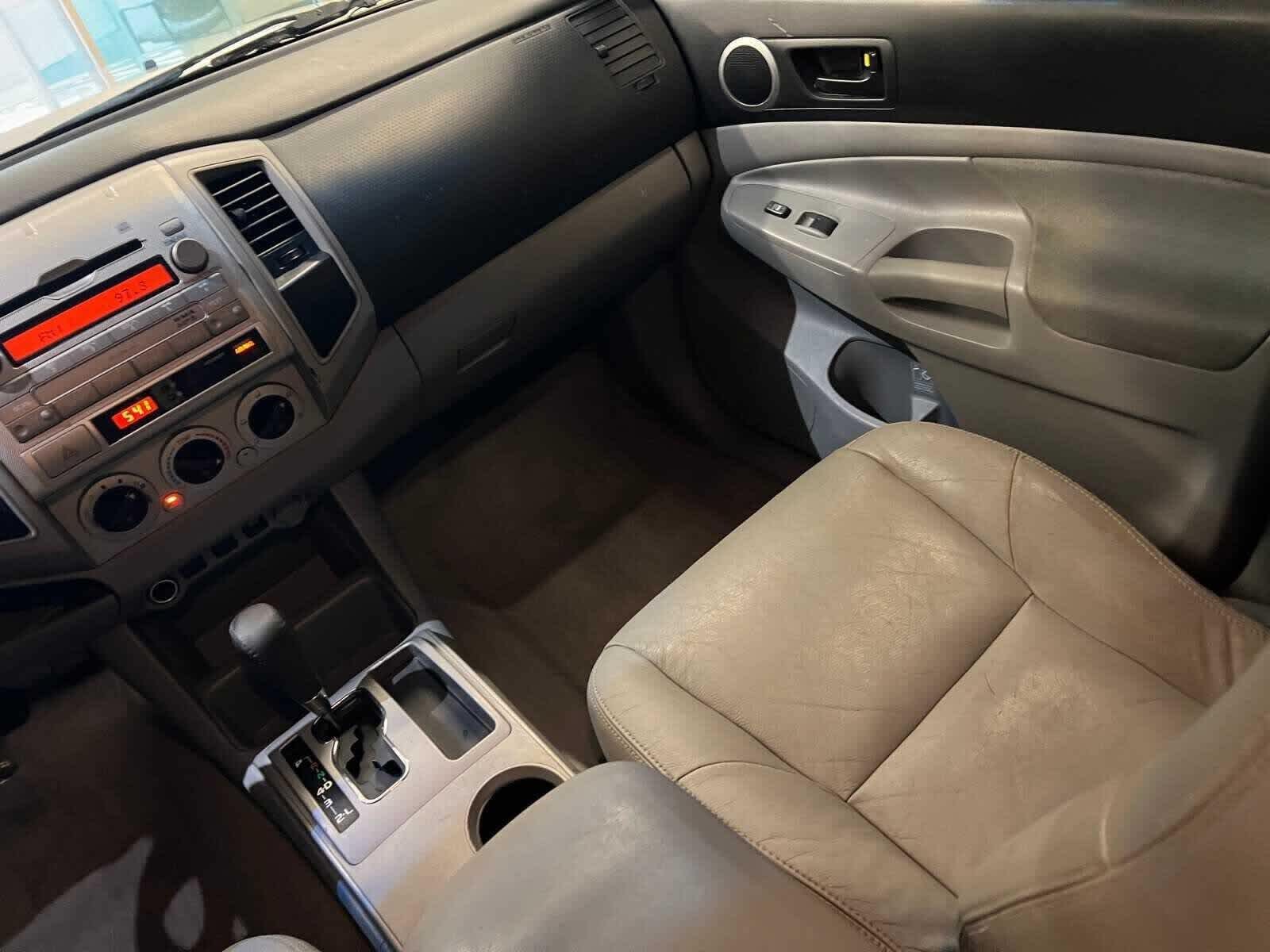 2010 Toyota Tacoma 4WD Double V6 AT (Natl)