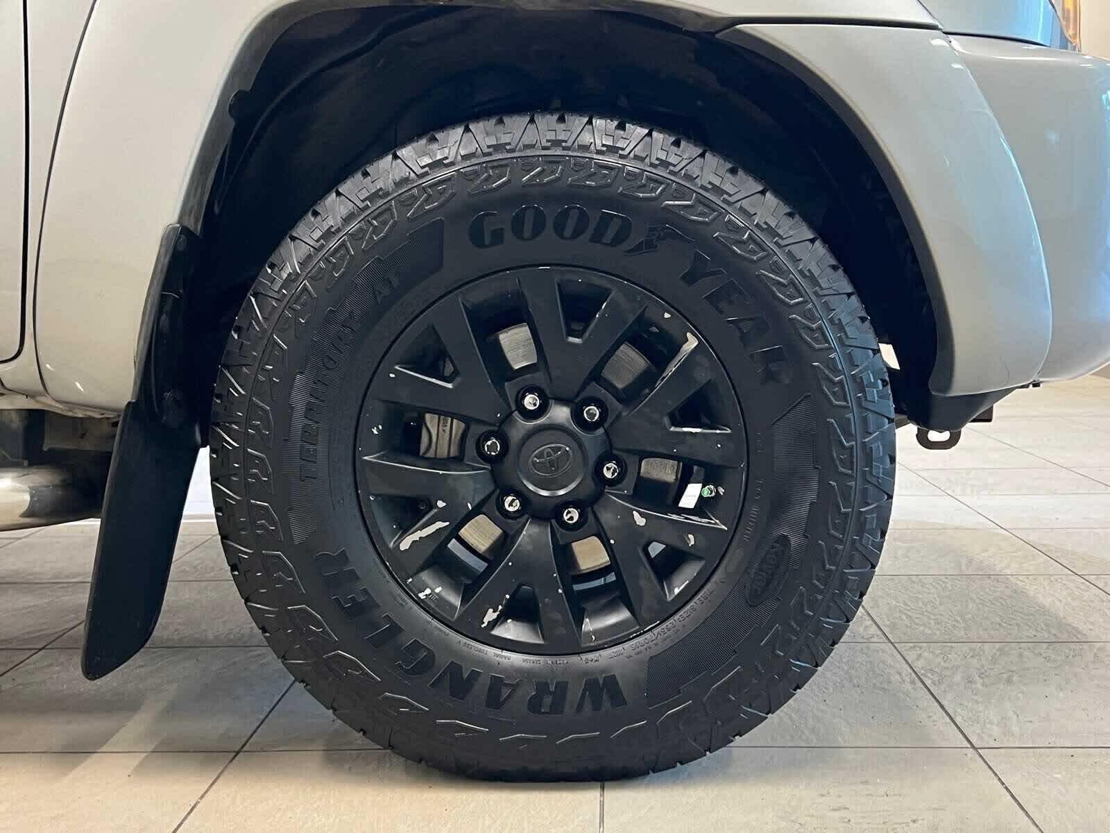 2010 Toyota Tacoma 4WD Double V6 AT (Natl)