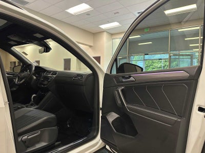 2022 Volkswagen Tiguan SE R-Line Black