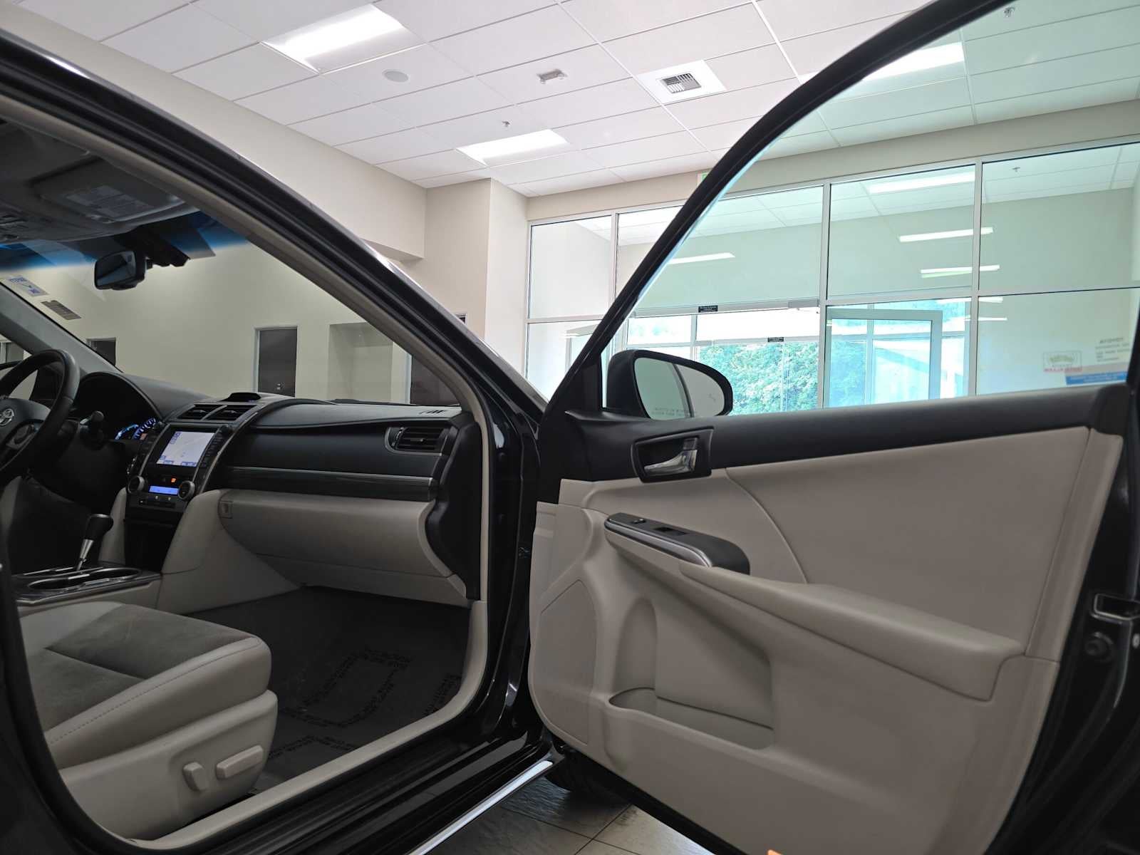 2012 Toyota Camry Hybrid XLE