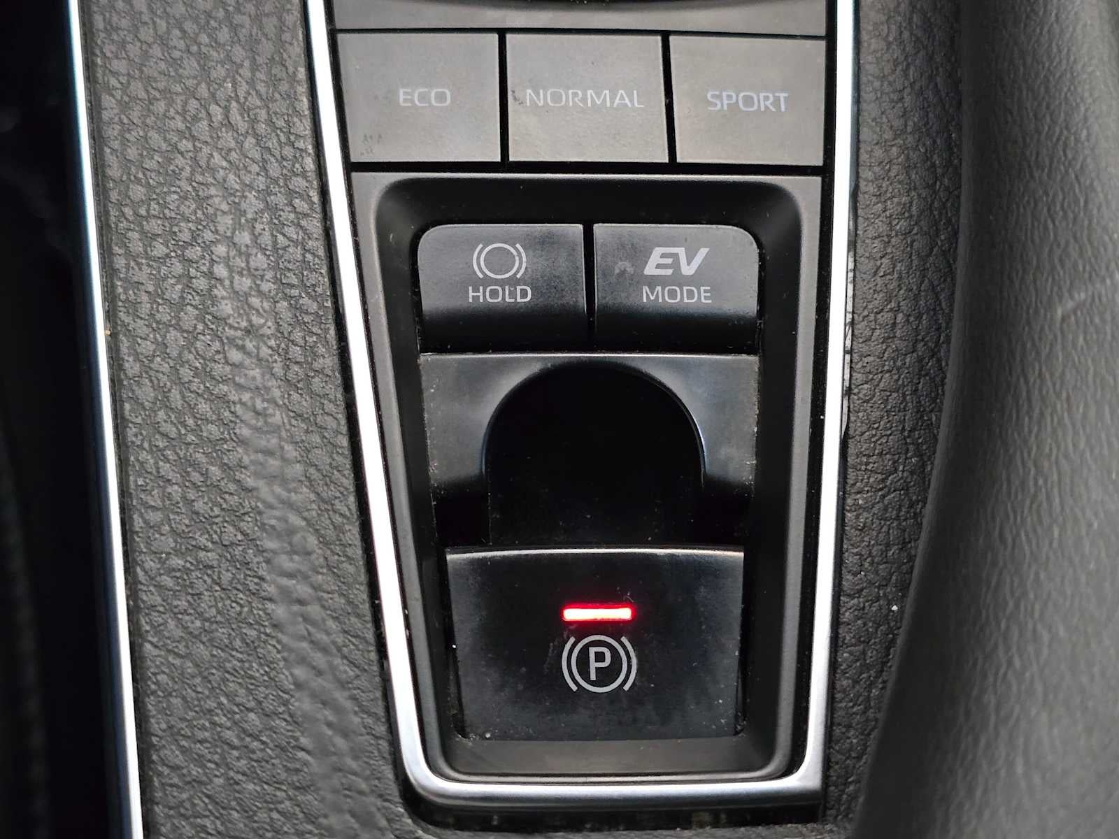 2020 Toyota Avalon Hybrid XSE