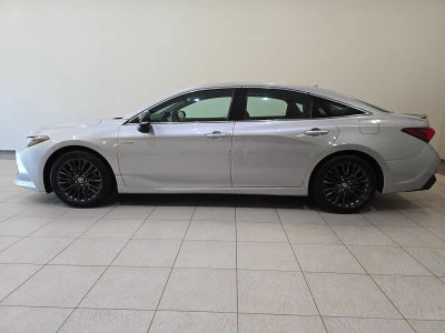 2020 Toyota Avalon Hybrid XSE
