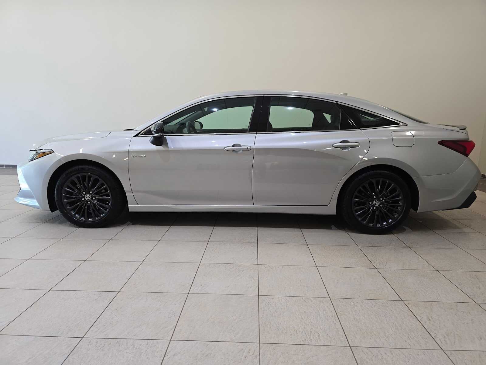 2020 Toyota Avalon Hybrid XSE