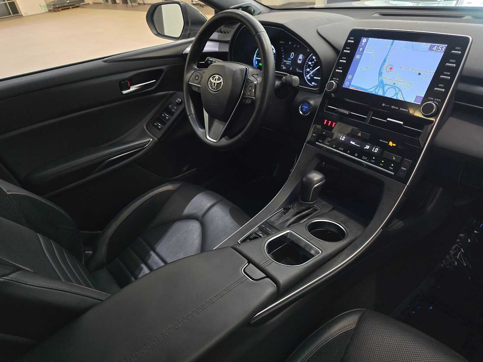 2020 Toyota Avalon Hybrid XSE