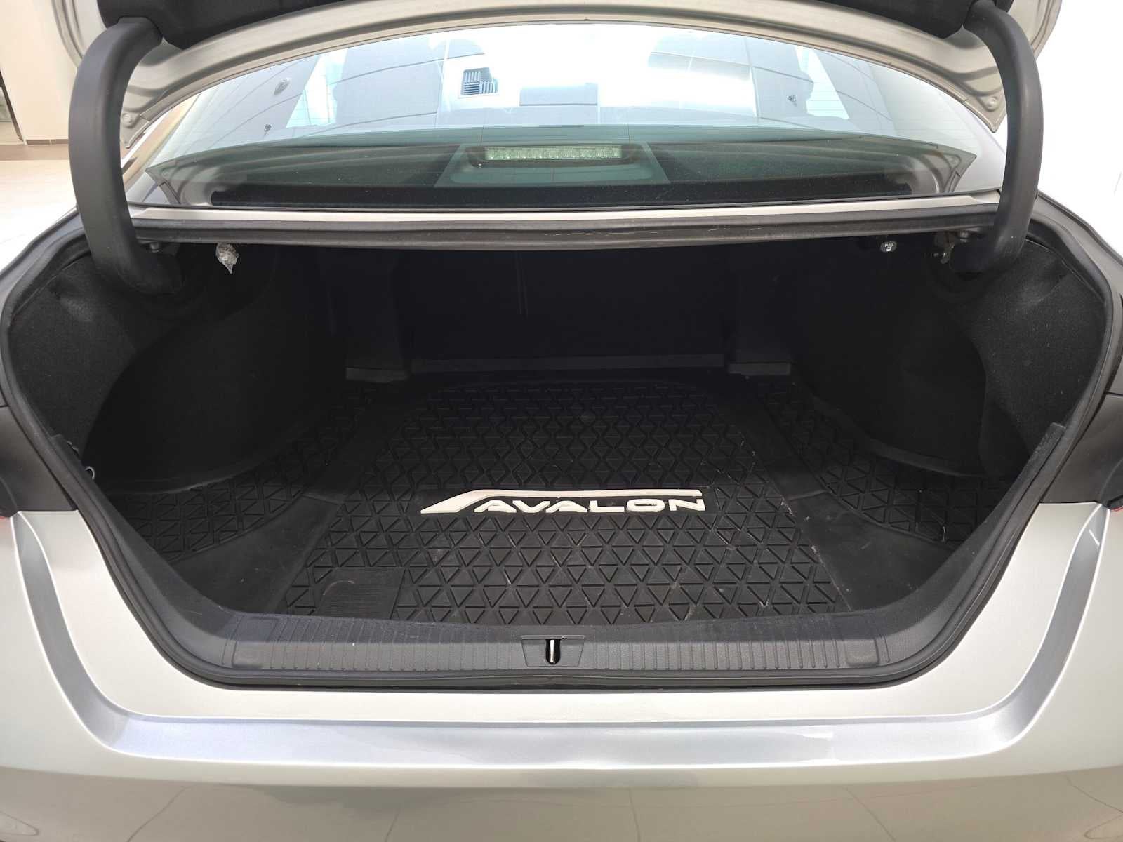 2020 Toyota Avalon Hybrid XSE