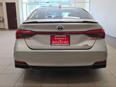 2020 Toyota Avalon Hybrid XSE