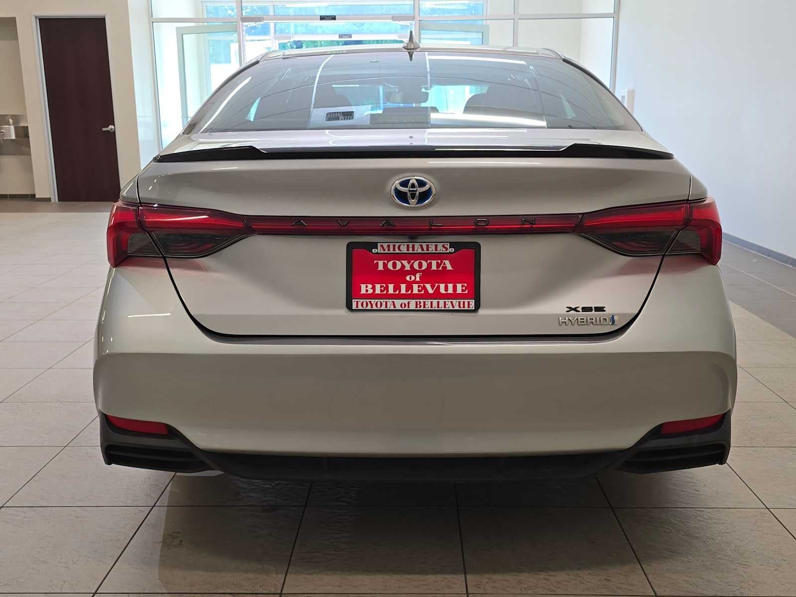 2020 Toyota Avalon Hybrid XSE