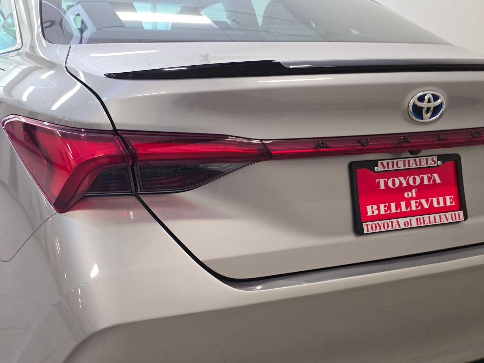 2020 Toyota Avalon Hybrid XSE