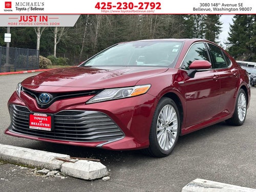 2020 Toyota Camry Hybrid XLE