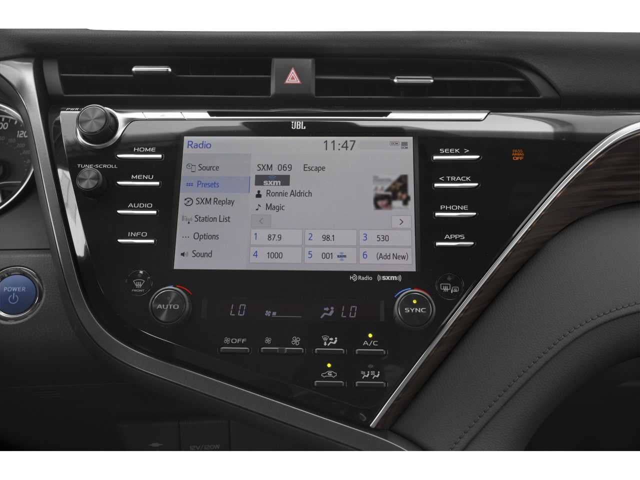 2020 Toyota Camry Hybrid XLE