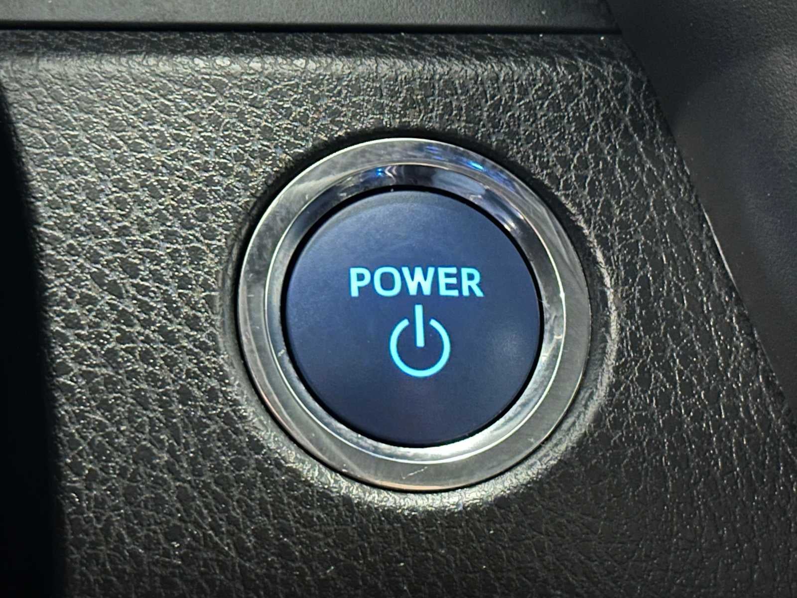 2020 Toyota Camry Hybrid XLE