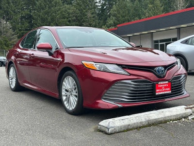 2020 Toyota Camry Hybrid XLE