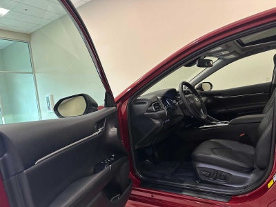 2020 Toyota Camry Hybrid XLE