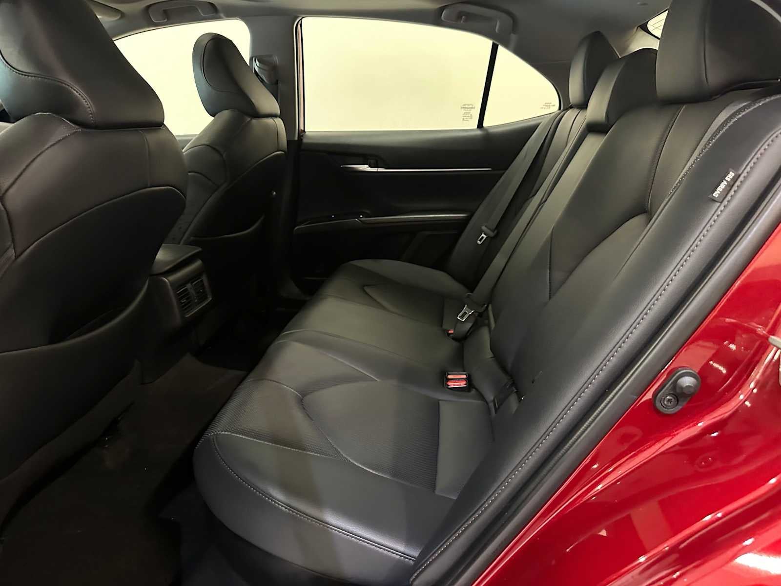 2020 Toyota Camry Hybrid XLE