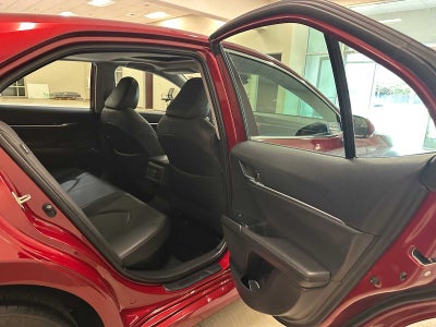 2020 Toyota Camry Hybrid XLE