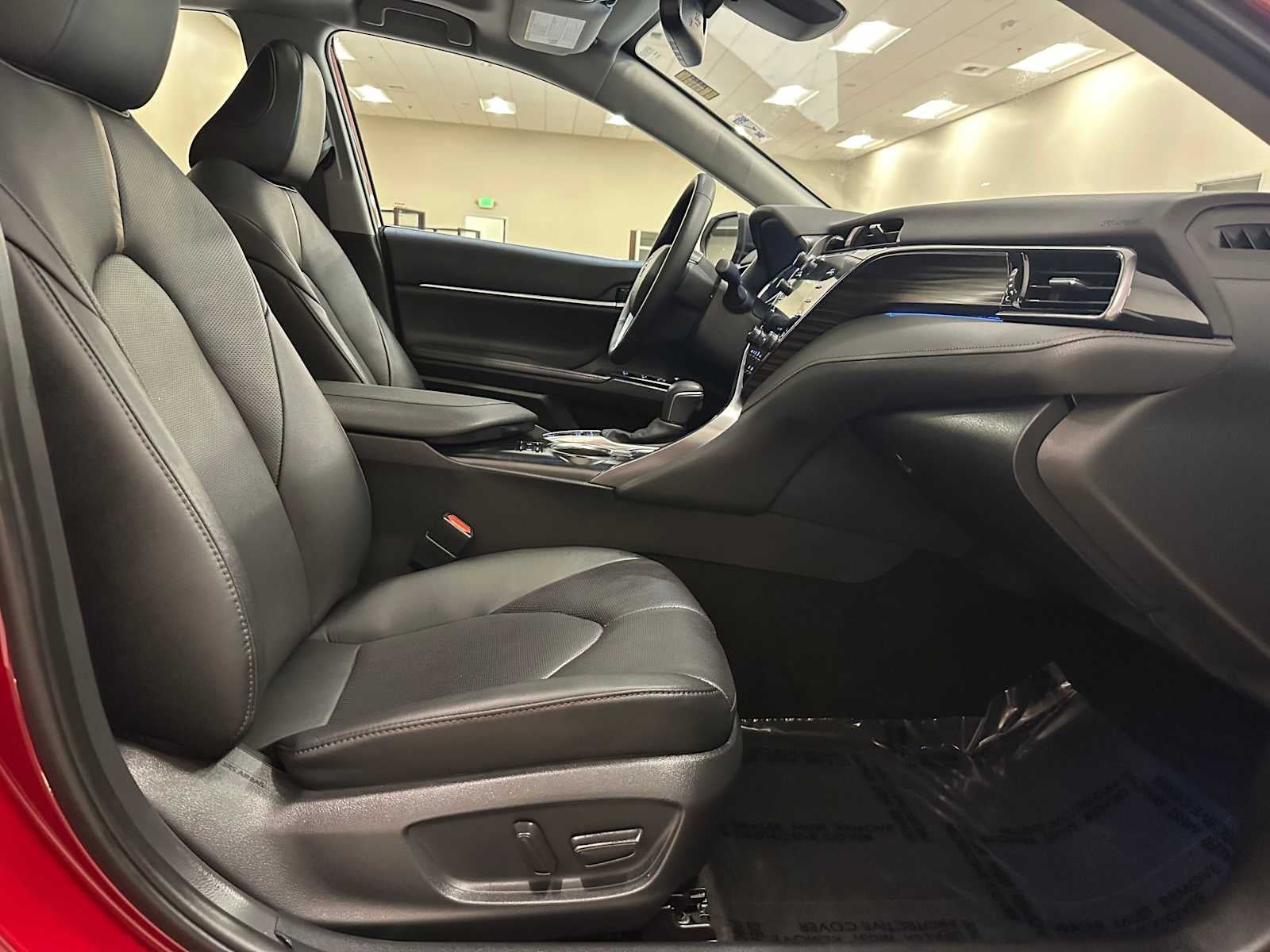 2020 Toyota Camry Hybrid XLE