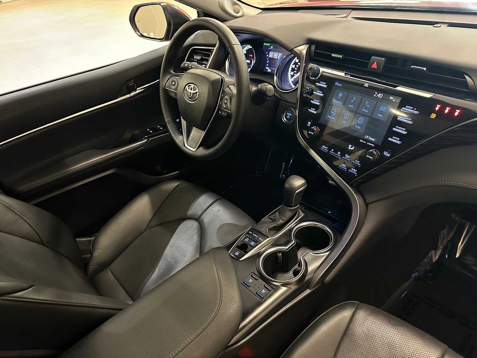 2020 Toyota Camry Hybrid XLE
