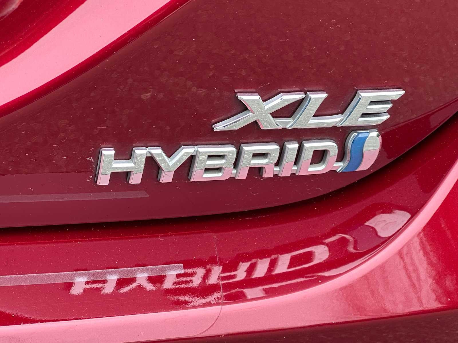 2020 Toyota Camry Hybrid XLE