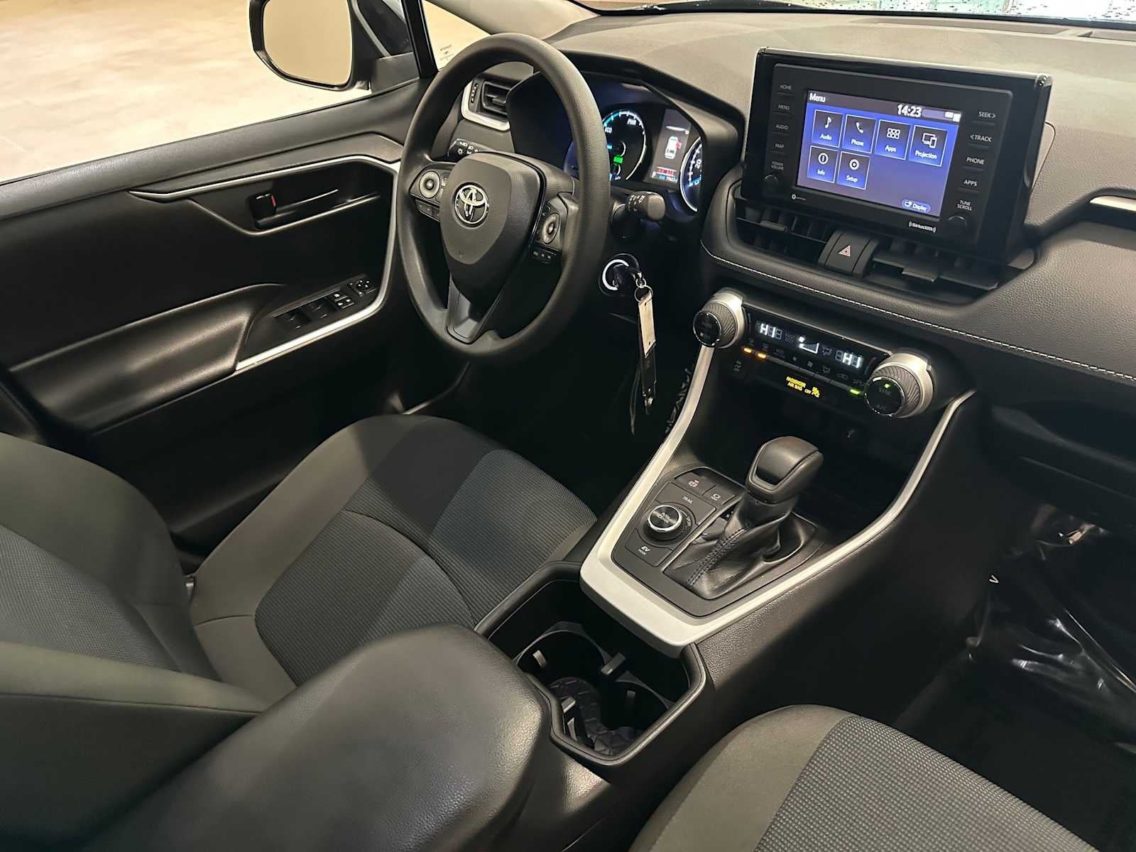 2022 Toyota RAV4 Hybrid LE