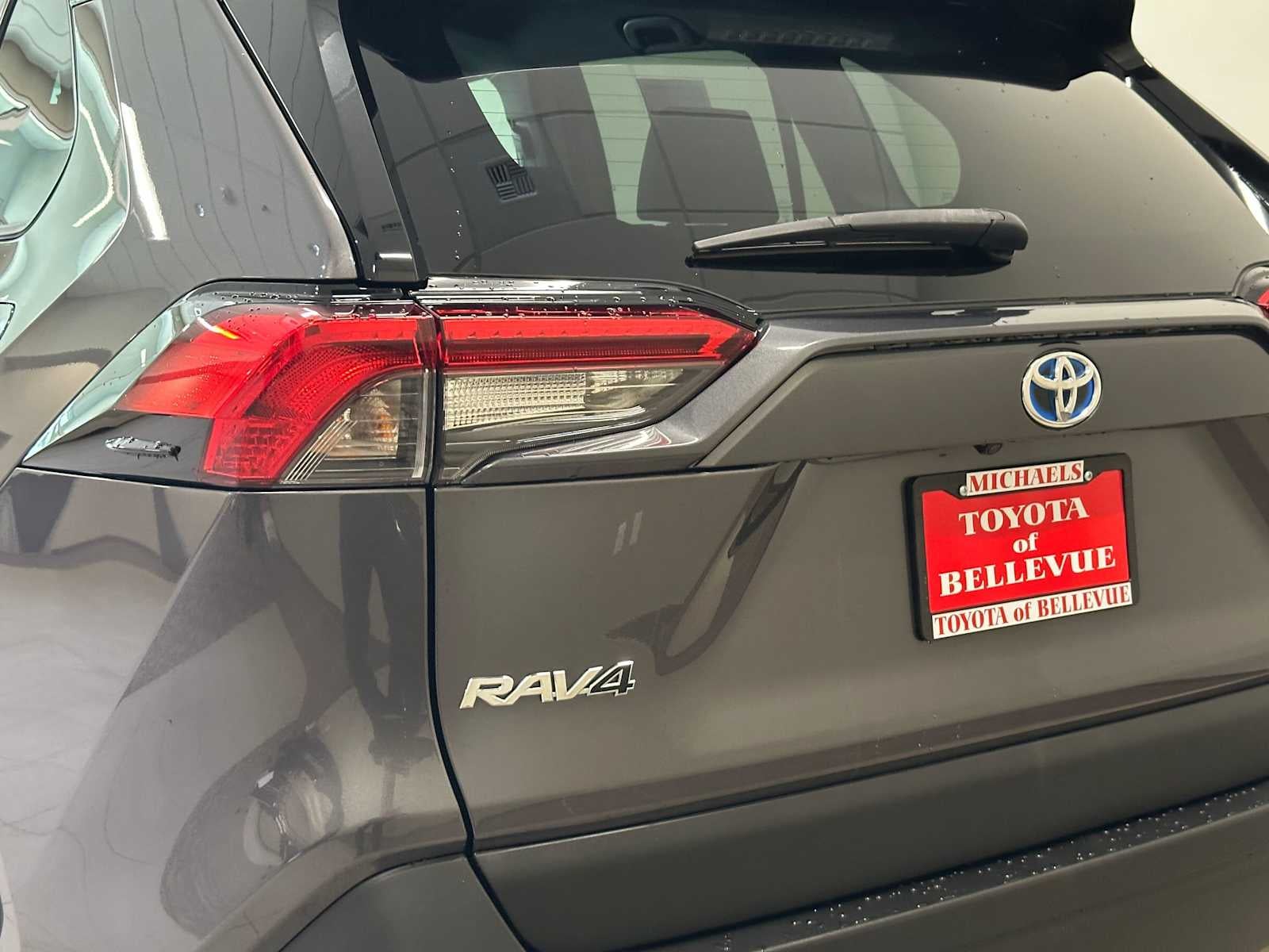 2022 Toyota RAV4 Hybrid LE