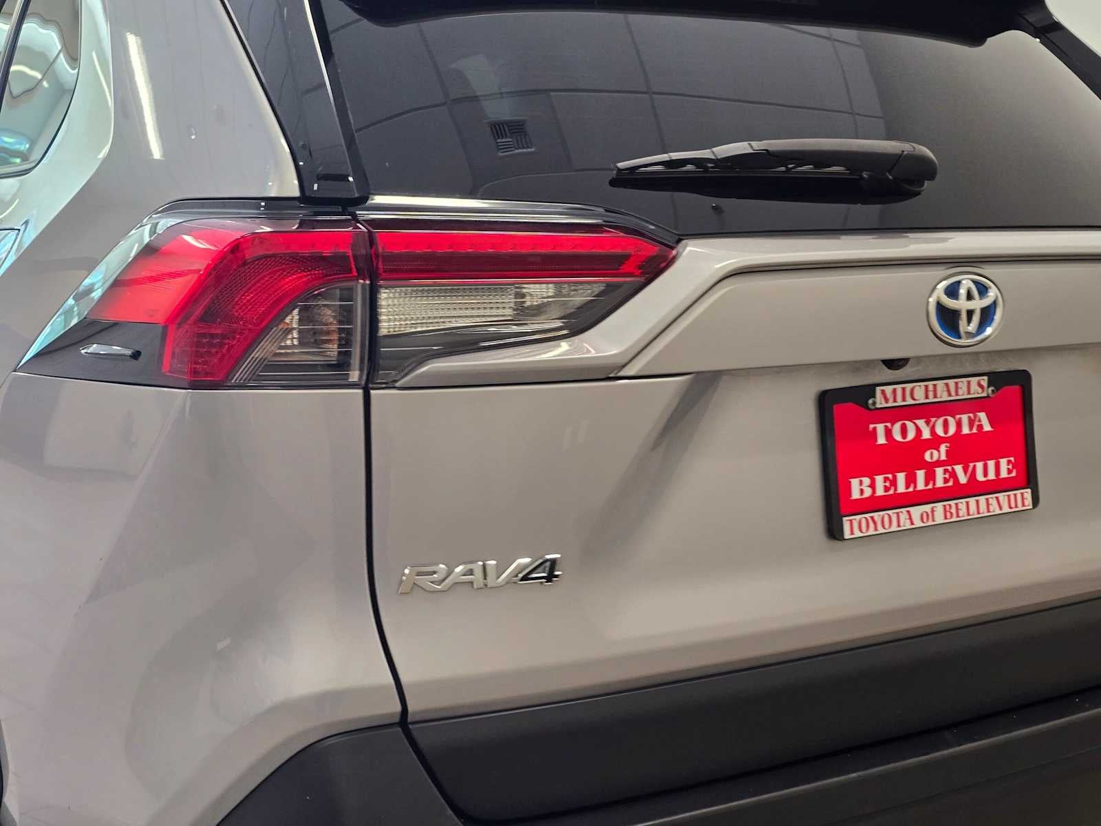 2021 Toyota RAV4 Hybrid XLE