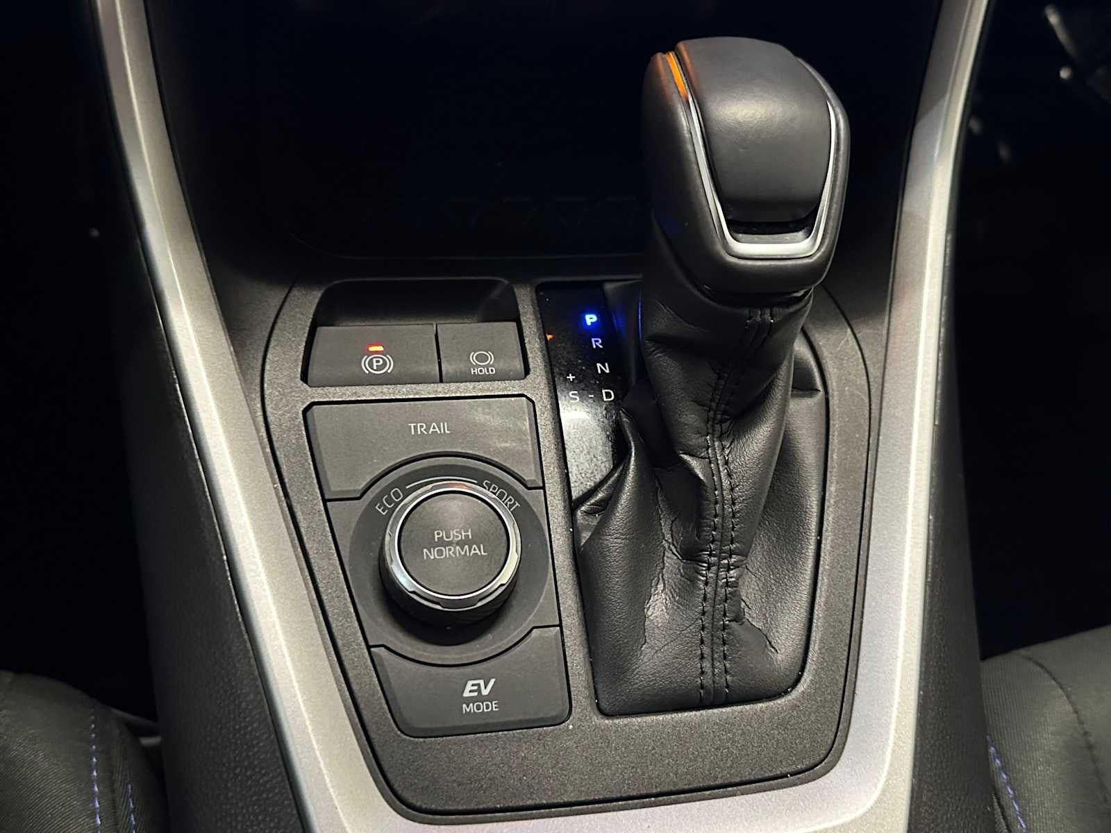 2023 Toyota RAV4 Hybrid SE