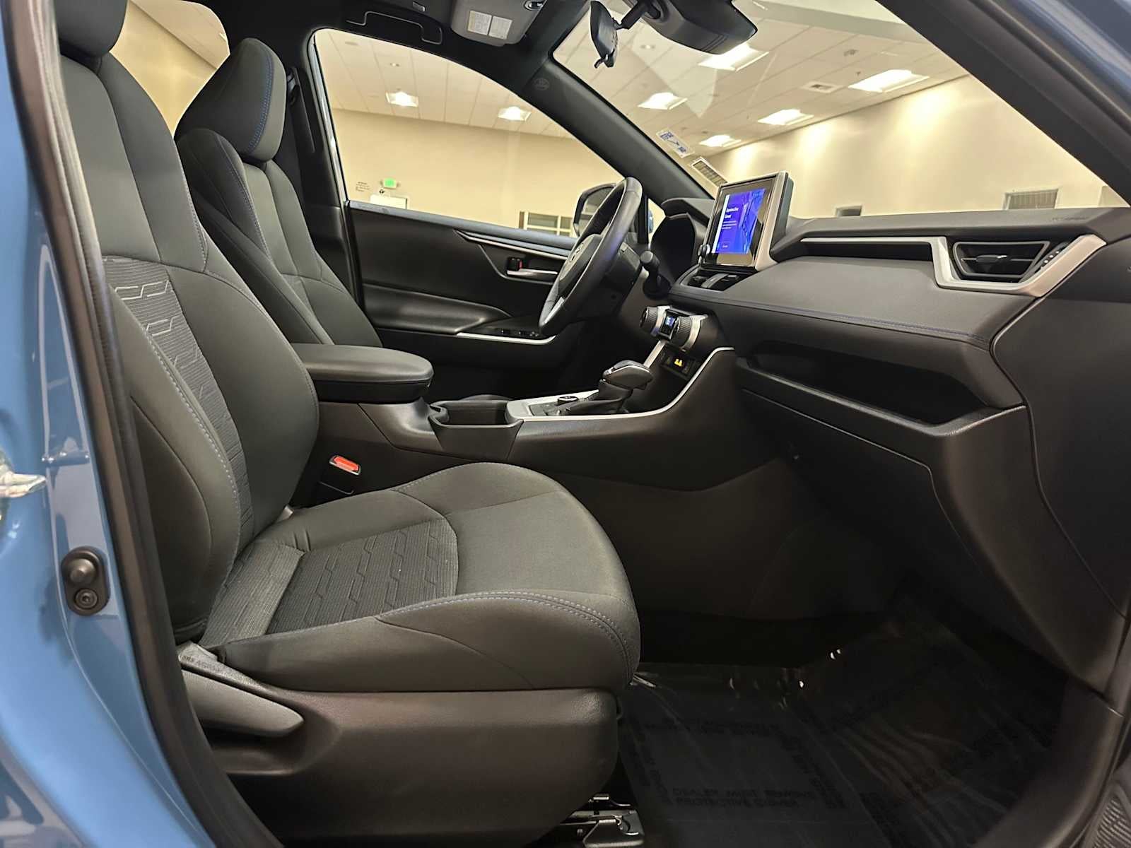 2023 Toyota RAV4 Hybrid SE