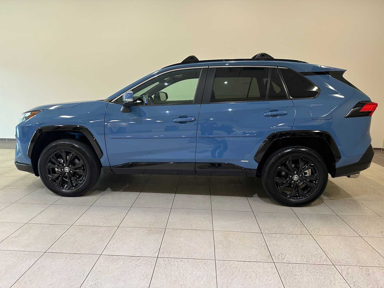 2023 Toyota RAV4 Hybrid SE