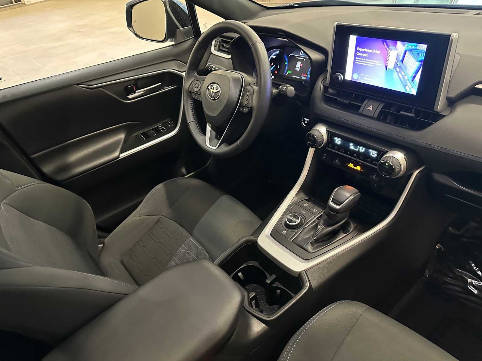 2023 Toyota RAV4 Hybrid SE