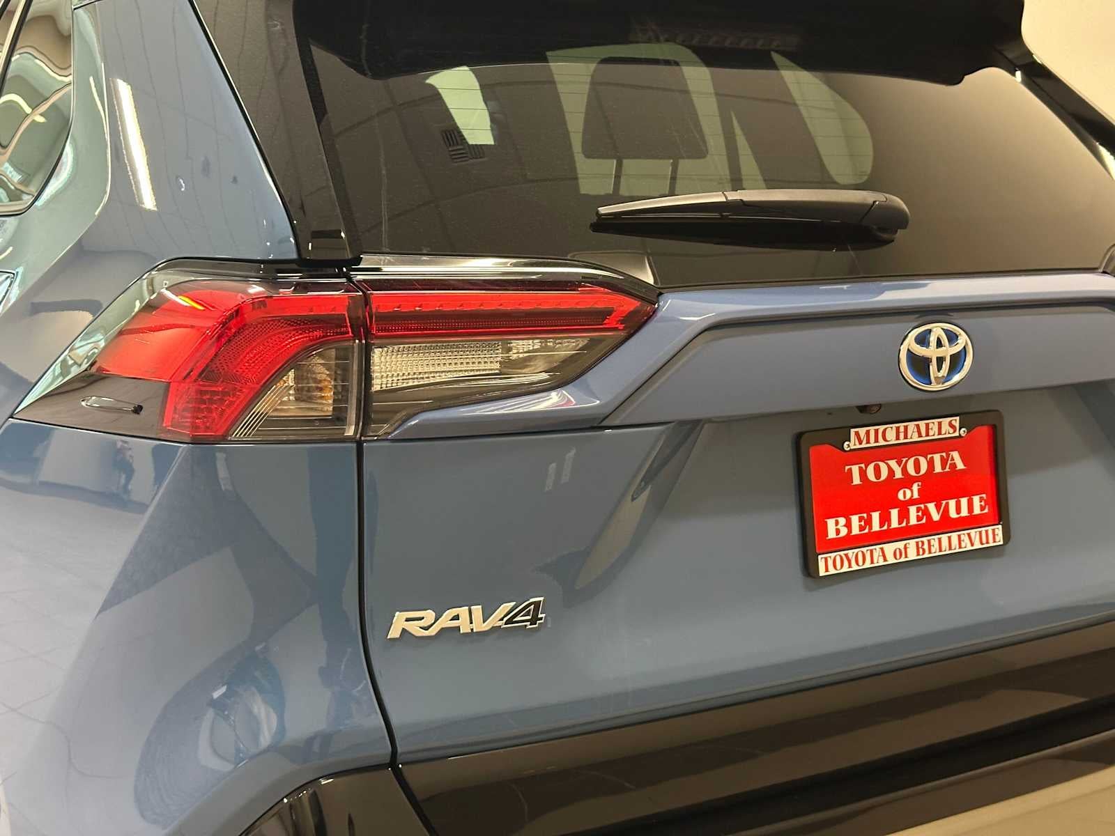 2023 Toyota RAV4 Hybrid SE