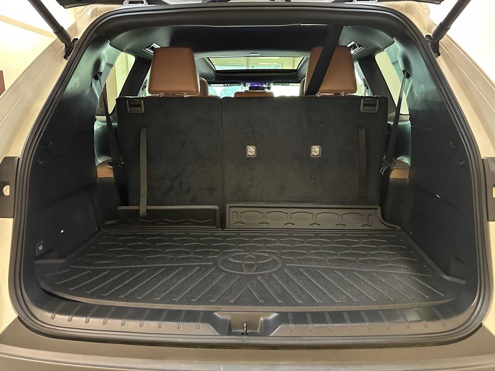 2024 Toyota Grand Highlander Hybrid MAX Platinum