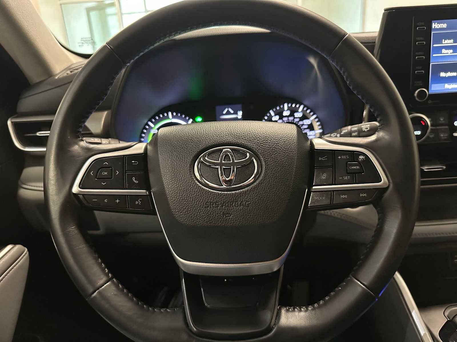 2022 Toyota Highlander Hybrid LE