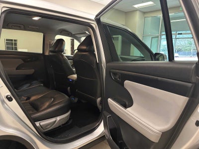 2022 Toyota Highlander Hybrid LE