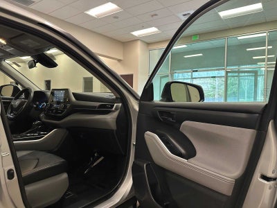 2022 Toyota Highlander Hybrid LE