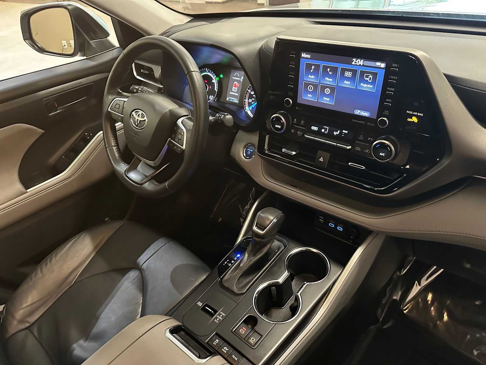 2022 Toyota Highlander Hybrid LE