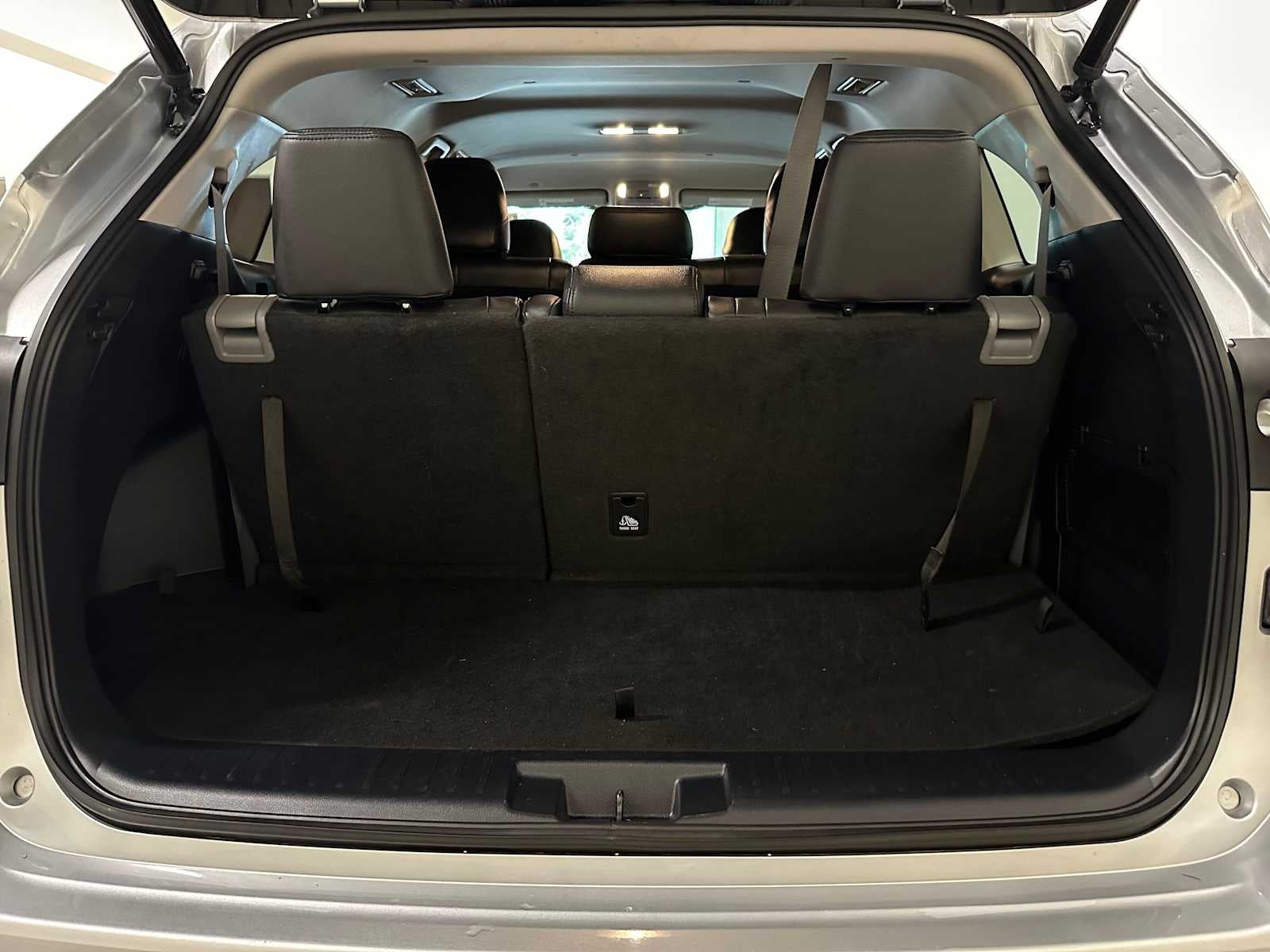 2022 Toyota Highlander Hybrid LE